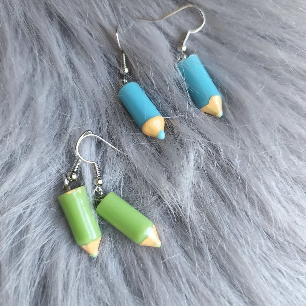 Set of 2 blue & green colored‎ pencil novelty earrings